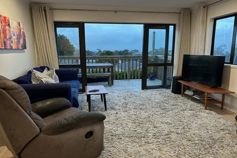 Photo of property in 46 Surf Road, Stanmore Bay, Whangaparaoa, 0932