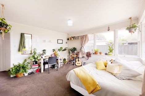 Photo of property in 74 Nikau Street, New Lynn, Auckland, 0600