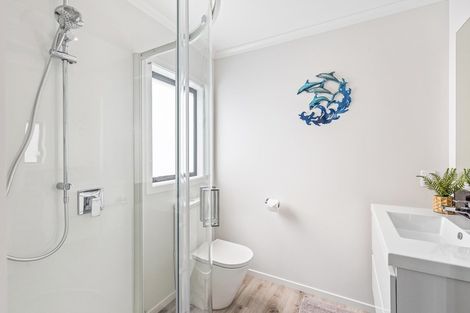 Photo of property in 124 Main Road, Waikanae, 5036