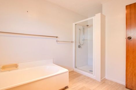 Photo of property in 11 Trigg Crescent, Taradale, Napier, 4112