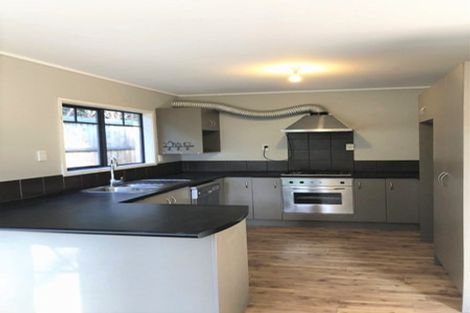 Photo of property in 41c Titirangi Road, New Lynn, Auckland, 0600
