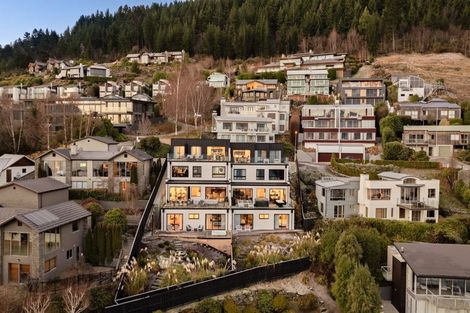 Photo of property in 10 Limerick Lane, Queenstown, 9300