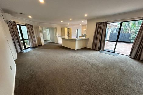 Photo of property in 72 Konini Road, Titirangi, Auckland, 0604