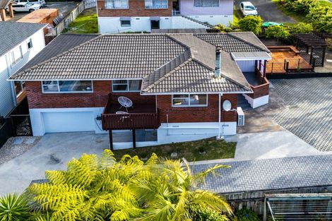 Photo of property in 14b Waimumu Road, Massey, Auckland, 0614