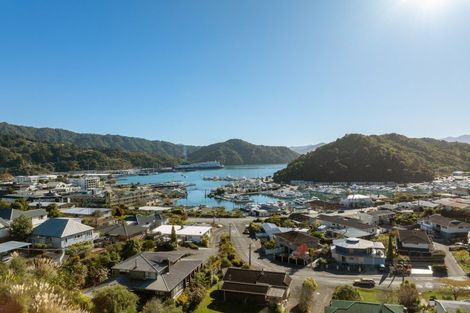 Photo of property in 12 Russell Street, Picton, 7220