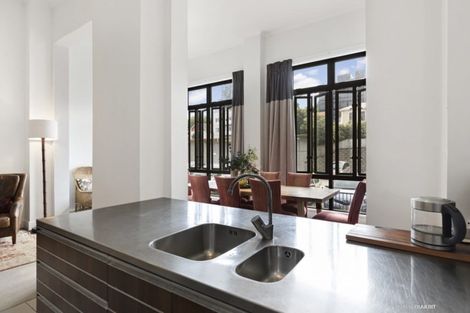 Photo of property in Augusta Apartments, 7/254 Willis Street, Te Aro, Wellington, 6011