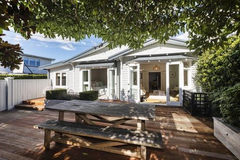 Photo of property in 16 Brenchley Avenue, Strowan, Christchurch, 8052