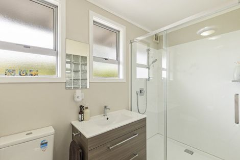 Photo of property in 70 Bayly Road, Blagdon, New Plymouth, 4310