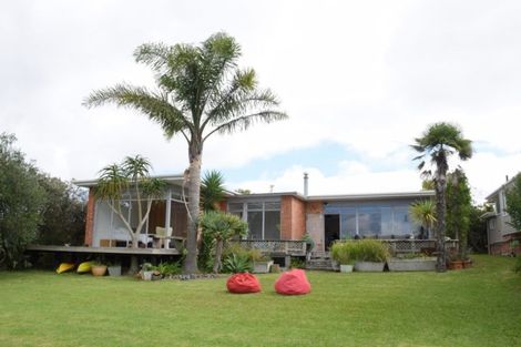 Photo of property in 42 Covil Avenue, Te Atatu South, Auckland, 0610