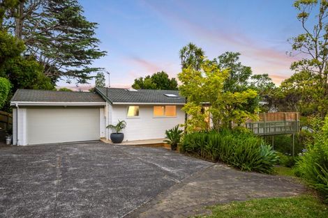 Photo of property in 7 Tranquil Glade, Hillcrest, Auckland, 0627