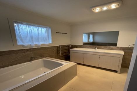 Photo of property in 73 Triangle Road, Massey, Auckland, 0614