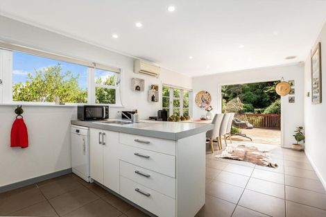 Photo of property in 17 Kiriwai Road, Paremata, Porirua, 5024