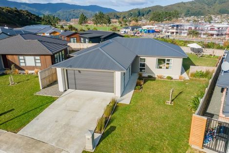 Photo of property in 51 Brian Morgan Terrace, Wainuiomata, Lower Hutt, 5014