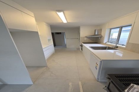 Photo of property in 28 Glynnbrooke Street, Te Atatu South, Auckland, 0610