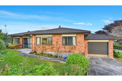 Photo of property in 14 Bohola Rise, Weymouth, Auckland, 2103