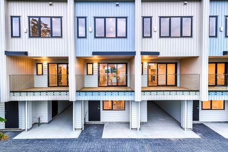 Photo of property in 4/11 Hereford Street, Te Atatu Peninsula, Auckland, 0610