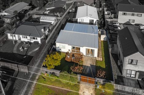 Photo of property in 2/7 Eskdale Road, Birkdale, Auckland, 0626