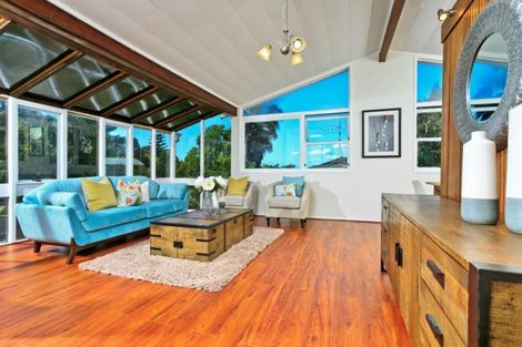 Photo of property in 88 Ayton Drive, Totara Vale, Auckland, 0629