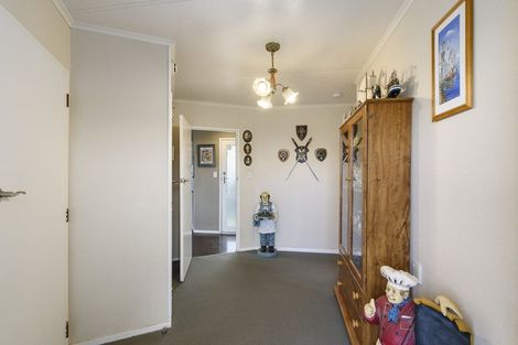 Photo of property in 17 Strathmore Avenue, Levin, 5510