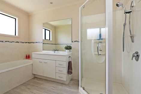 Photo of property in 205 Frimley Oaks, Frimley, Hastings, 4120