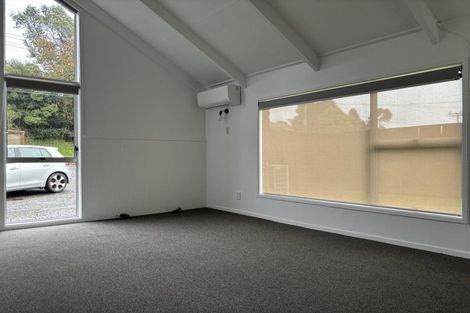 Photo of property in 45 Seaview Road, Marfell, New Plymouth, 4310