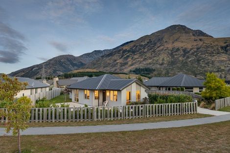 Photo of property in 16 Oxfordshire Avenue, Lower Shotover, Queenstown, 9304