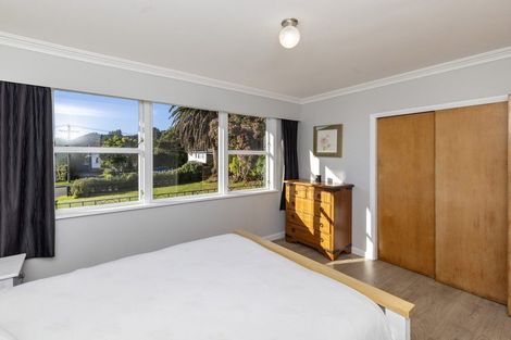 Photo of property in 34 Kaitawa Crescent, Paraparaumu, 5032