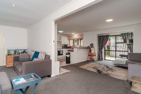 Photo of property in 60 Acacia Avenue, Maungaraki, Lower Hutt, 5010