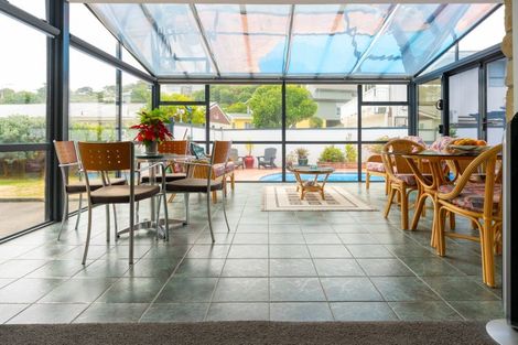 Photo of property in 14 Cavendish Square, Strathmore Park, Wellington, 6022