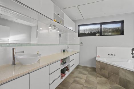 Photo of property in 73 Torkar Road, Clarks Beach, 2122