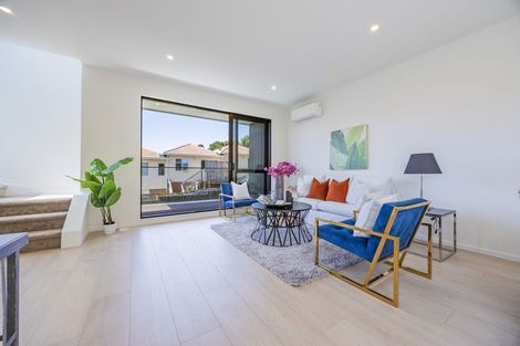 Photo of property in 17a John Jennings Drive, Oteha, Auckland, 0632