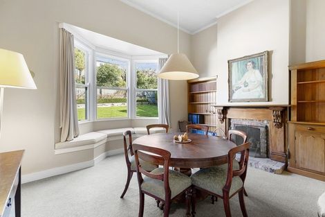 Photo of property in 10 Wesley Road, Kelburn, Wellington, 6012