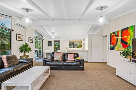 Photo of property in 2/12 Westbourne Road, Murrays Bay, Auckland, 0630