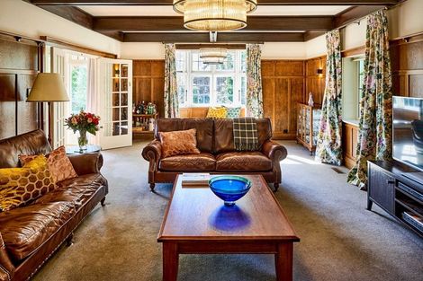 Photo of property in 3 Dillon Street, Lowry Bay, Lower Hutt, 5013