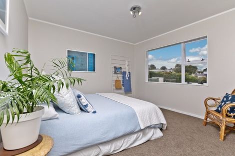Photo of property in 2/31 Alamein Avenue, Belmont, Auckland, 0622