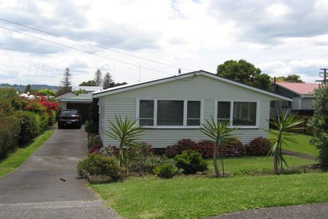 Photo of property in 40 Taylor Road, Mangere Bridge, Auckland, 2022