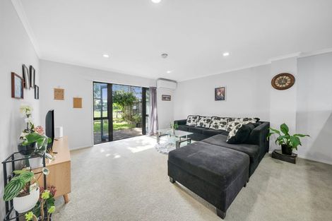 Photo of property in Tuscany Way, 20/3 Ambrico Place, New Lynn, Auckland, 0600