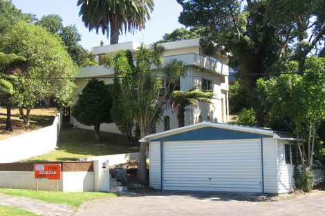Photo of property in 1/74 Beach Road, Castor Bay, Auckland, 0620