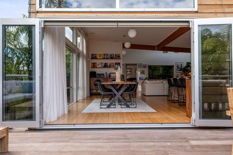 Photo of property in 12 Leatham Avenue, Strandon, New Plymouth, 4312
