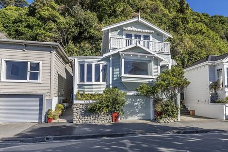 Photo of property in 385 Karaka Bay Road, Karaka Bays, Wellington, 6022