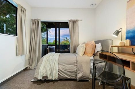 Photo of property in 17b Wynyard Crescent, Fernhill, Queenstown, 9300