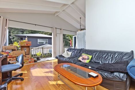 Photo of property in 74 Eskdale Road, Birkdale, Auckland, 0626