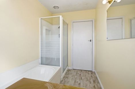 Photo of property in 33 Staveley Street, Avonhead, Christchurch, 8042