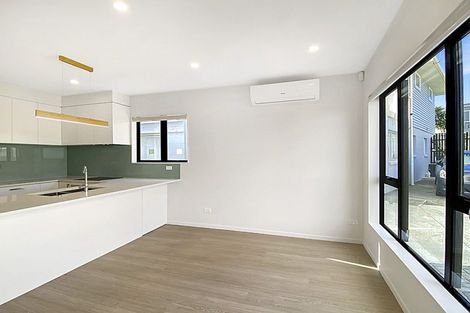 Photo of property in 10 Carole Crescent, Pakuranga, Auckland, 2010