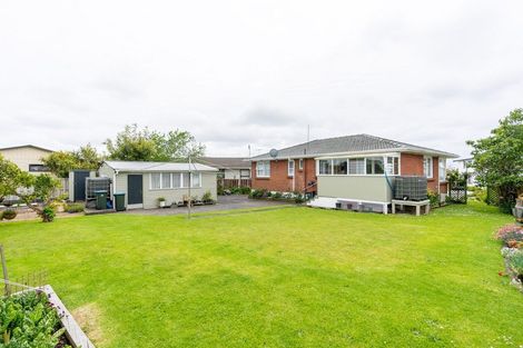 Photo of property in 11 Raglan Street, Mangere East, Auckland, 2024