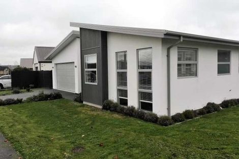 Photo of property in 14 Bargrove Close, Halswell, Christchurch, 8025