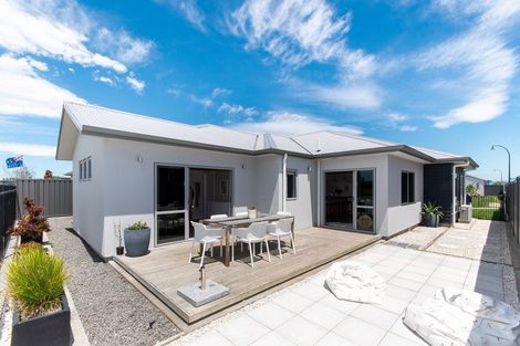Photo of property in 12 Ruakituri Place, Te Awa, Napier, 4110