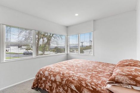 Photo of property in 3 Mayall Avenue, Beach Haven, Auckland, 0626