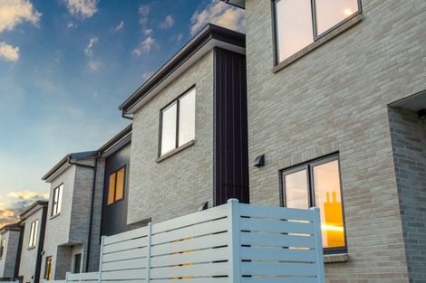 Photo of property in 17 Sandspit Road, Waiuku, 2123