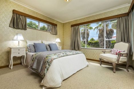 Photo of property in 77 Colwill Road, Massey, Auckland, 0614